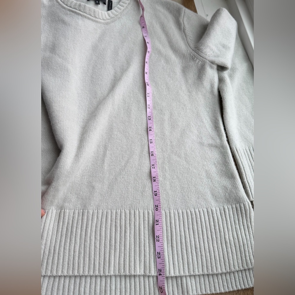 Theory Women’s  Light Gray Cashmere Sweater Size M - Picture 6 of 7